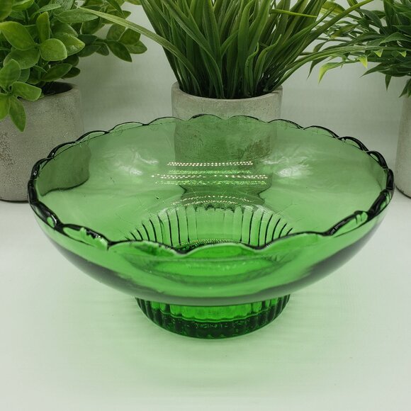 E.O. Brody M2000 Vintage Green Scalloped Pedestal Bowl or Candy Dish - Picture 2 of 11